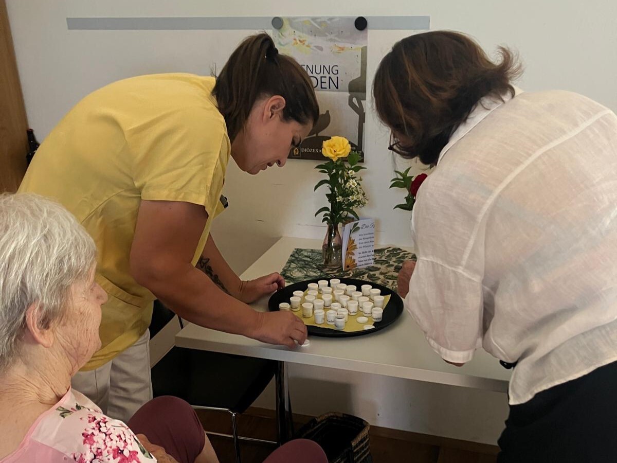Begegnungsnachmittag im Zeichen der Ringelblume / Anna Gruber-Schreiener